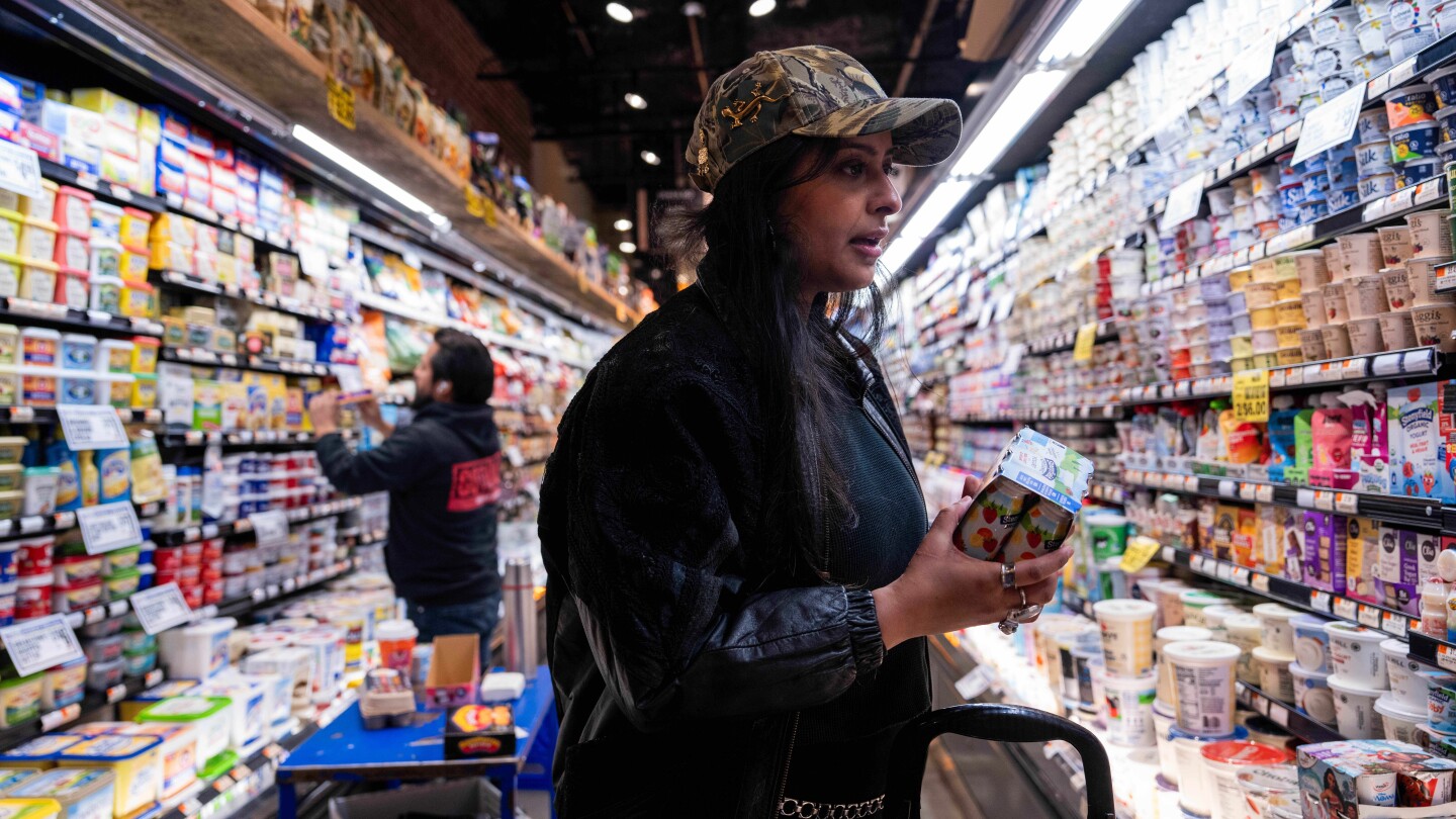 when-formal-systems-stop-working,-neighbors-turn-to-each-other-in-what-many-call-‘mutual-aid’