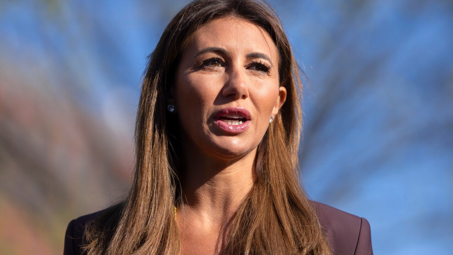 former-trump-lawyer-alina-habba-disqualified-as-new-jersey-prosecutor,-us-appeals-court-rules