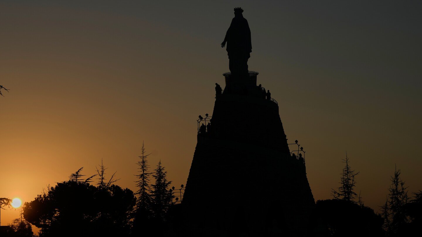 pope-leo-xiv’s-visit-highlights-christian-resilience-in-lebanon-despite-regional-turmoil