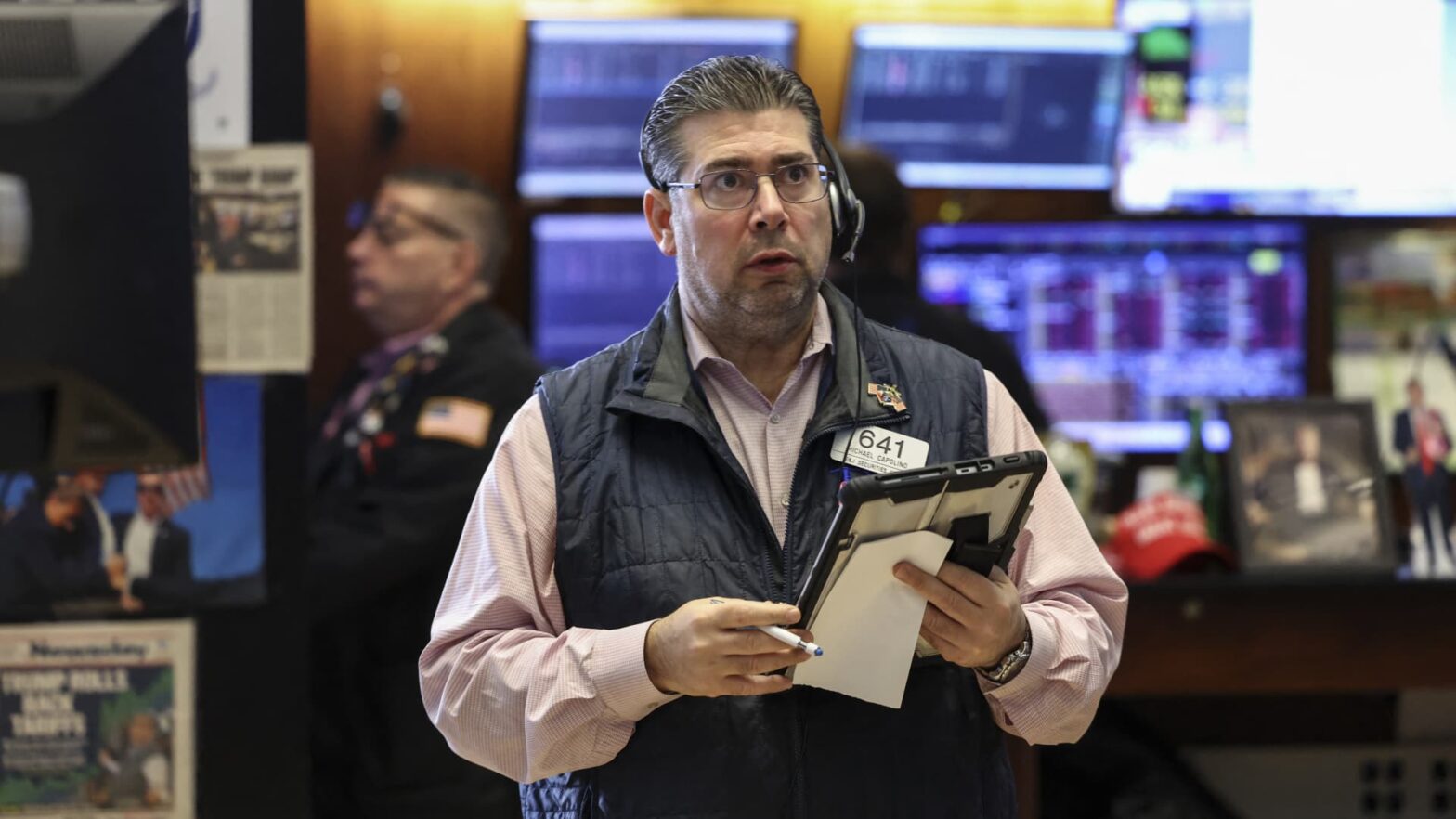 stock-futures-are-little-changed-after-major-us.-indexes-snap-five-day-win-streaks:-live-updates