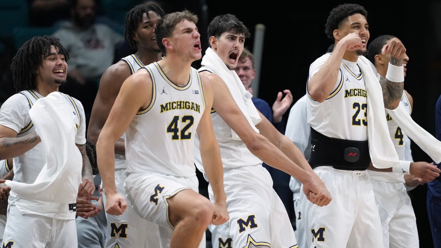 michigan-up-to-no.-3-in-ap-top-25-men’s-basketball-poll,-michigan-state-and-iowa-state-into-top-10