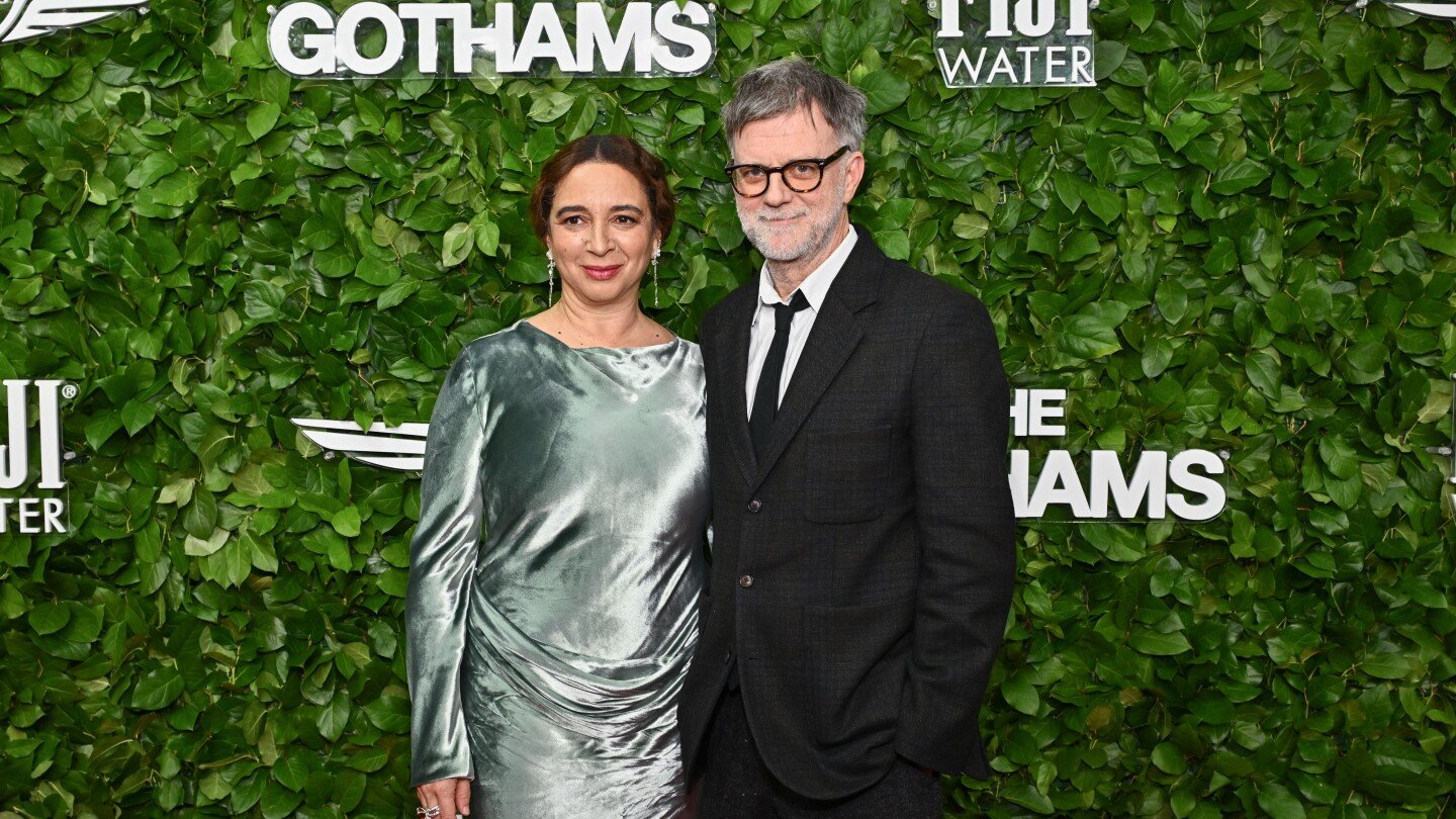 ‘one-battle-after-another’-and-jafar-panahi-win-big-at-gotham-awards