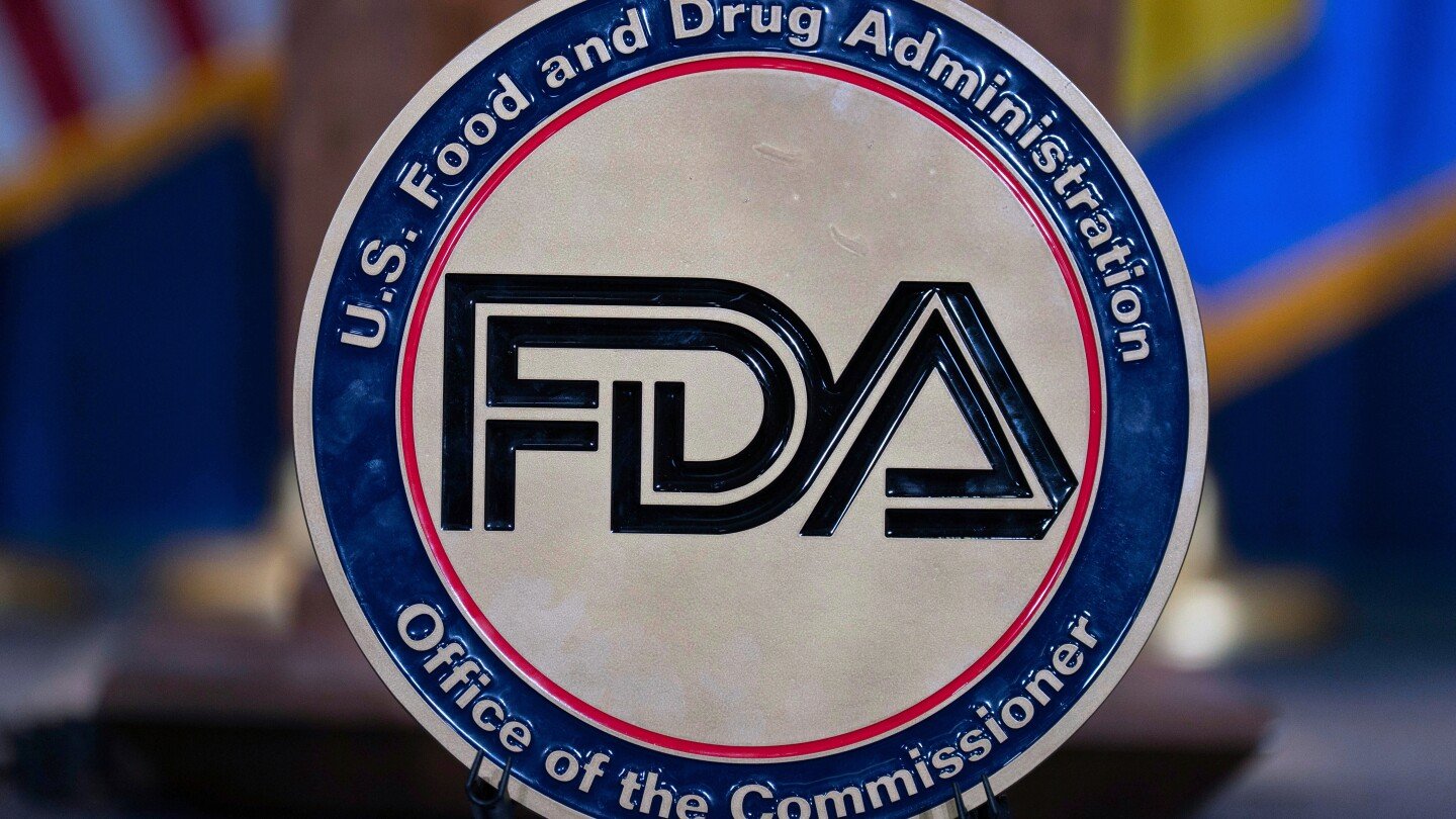 a-dozen-former-fda-leaders-lambast-claims-by-current-fda-vaccine-chief