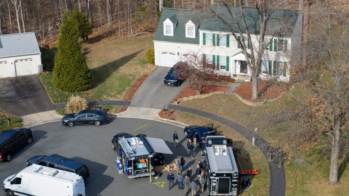 fbi-makes-arrest-in-investigation-into-pipe-bombs-placed-in-dc-on-eve-of-jan.-6-riot,-ap-source-says