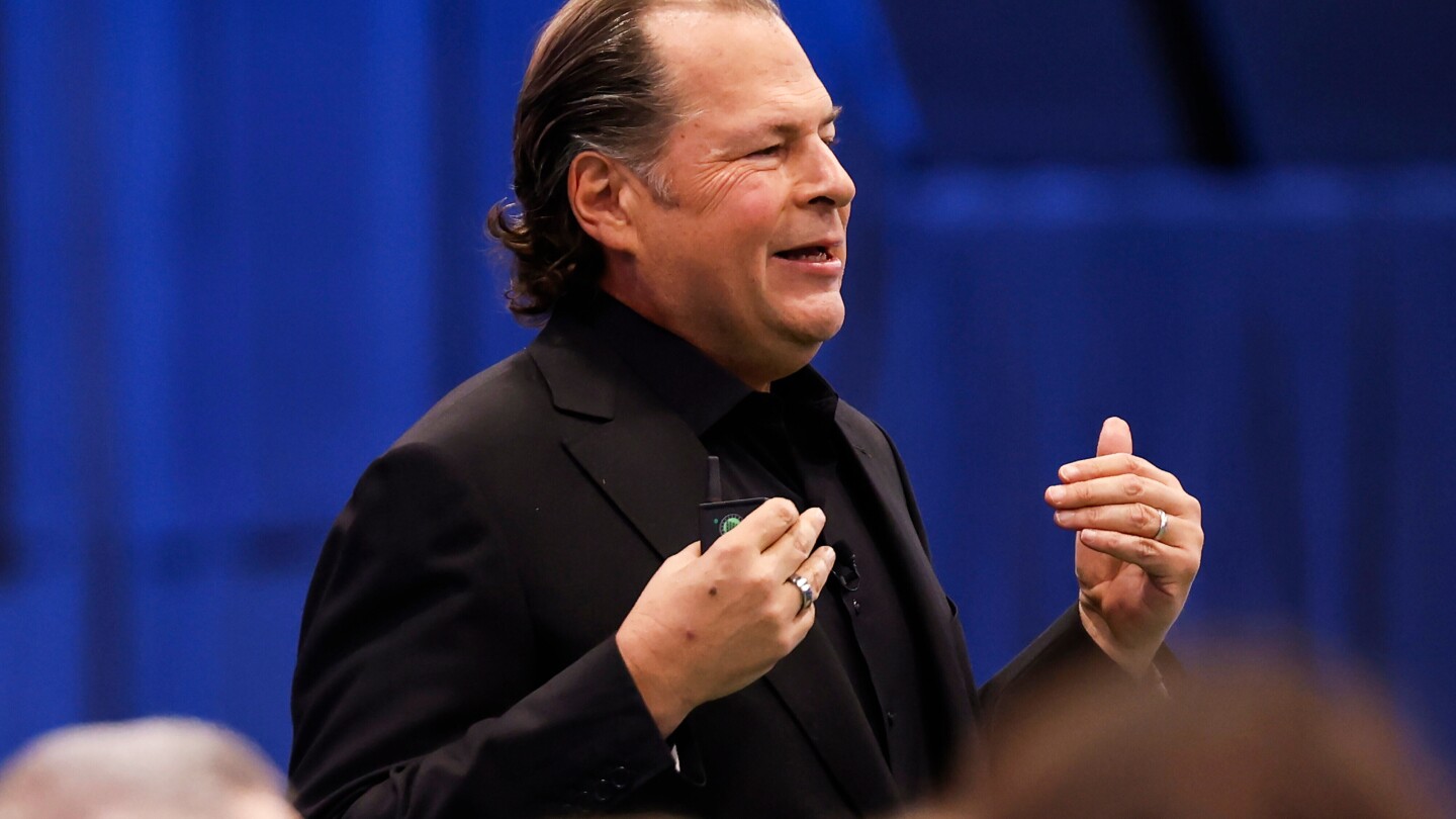 salesforce-ceo-vies-to-overcome-investors’-ai-skepticism-while-touting-company’s-quarterly-numbers