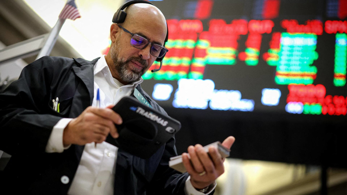 longtime-fund-manager-offers-2-word-stock-market-prediction-for-2026