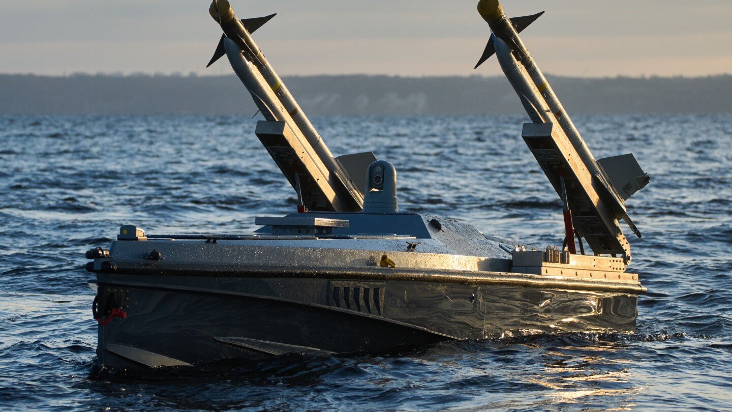 as-sea-drones-force-russia-to-retreat,-ukraine-examines-ways-to-launch-more-complex-attacks