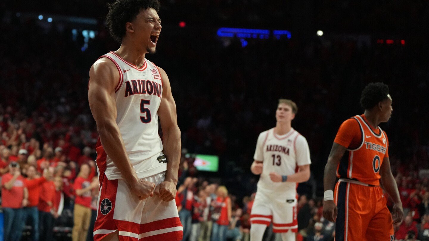 arizona-takes-no-1-in-ap-top-25-men’s-basketball-poll,-iowa-state-up-to-no.-4,-gonzaga-into-top-10