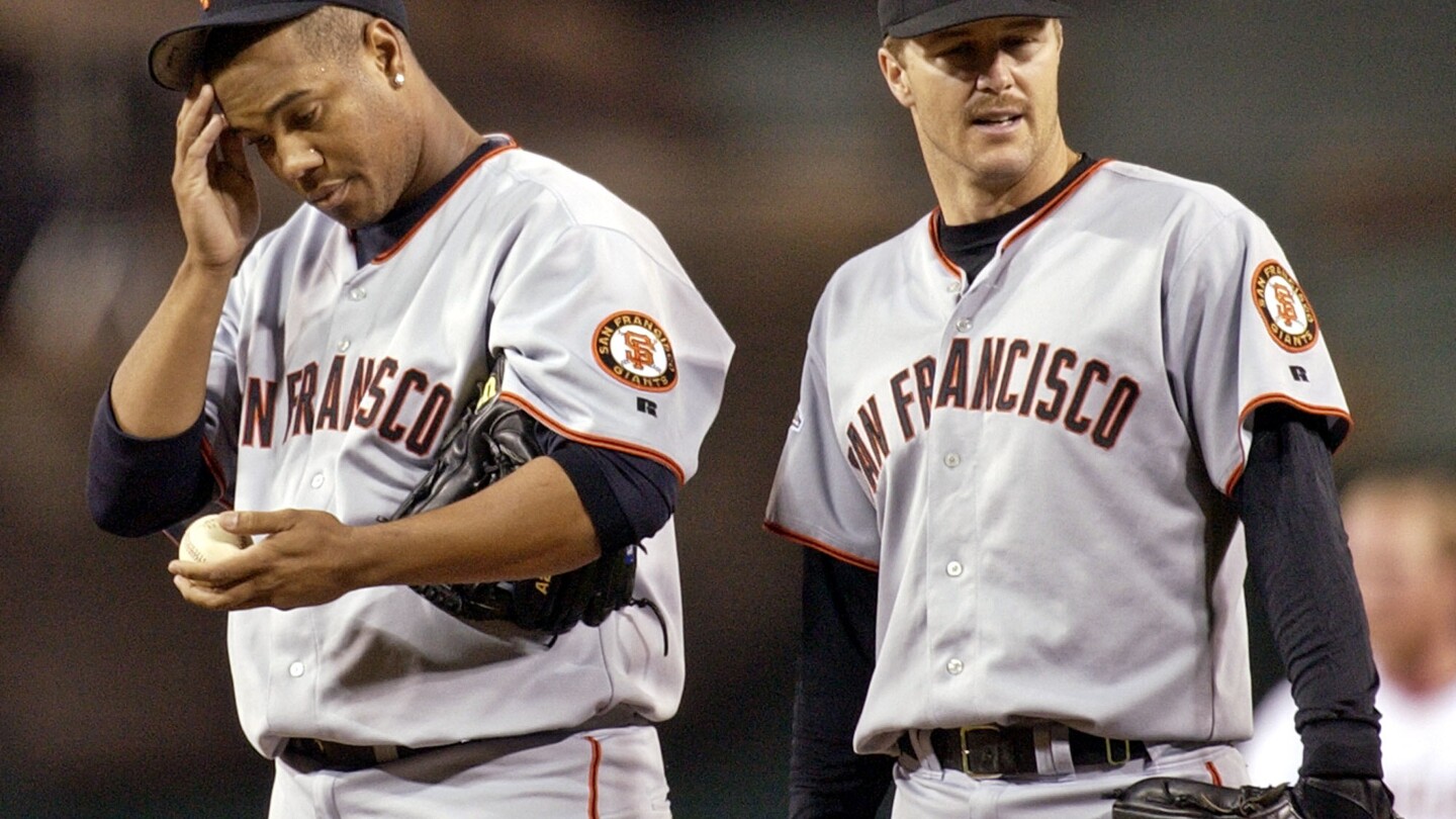 jeff-kent-elected-to-baseball-hall-of-fame,-which-again-keeps-doors-shut-for-bonds-and-clemens