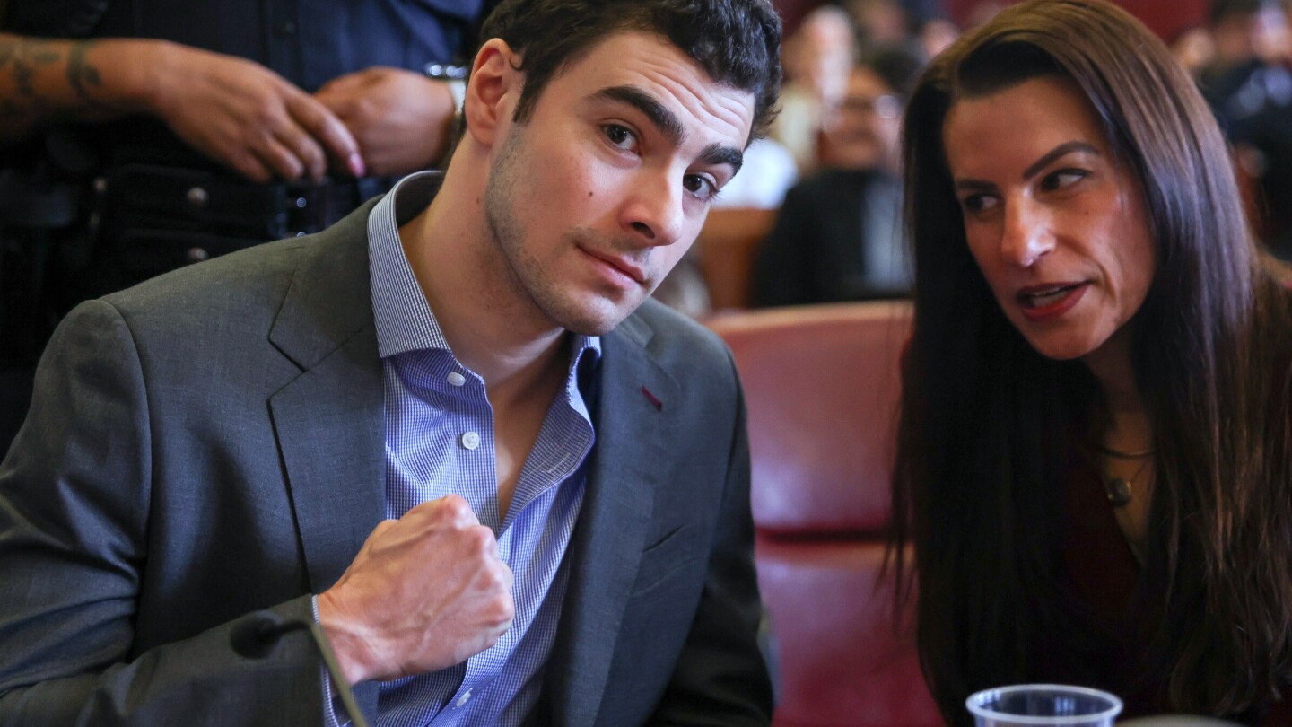 bullets-in-luigi-mangione’s-bag-convinced-police-that-he-was-unitedhealthcare-ceo-killing-suspect