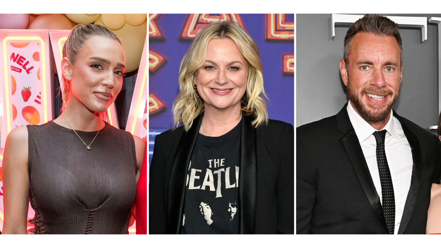 golden-globes-enter-the-world-of-podcasts-and-tread-carefully,-avoiding-controversy