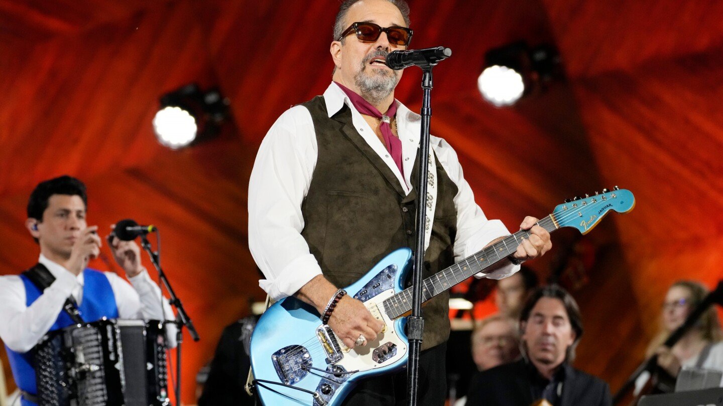 raul-malo,-the-soulful-tenor-and-frontman-of-the-mavericks,-has-died-at-age-60