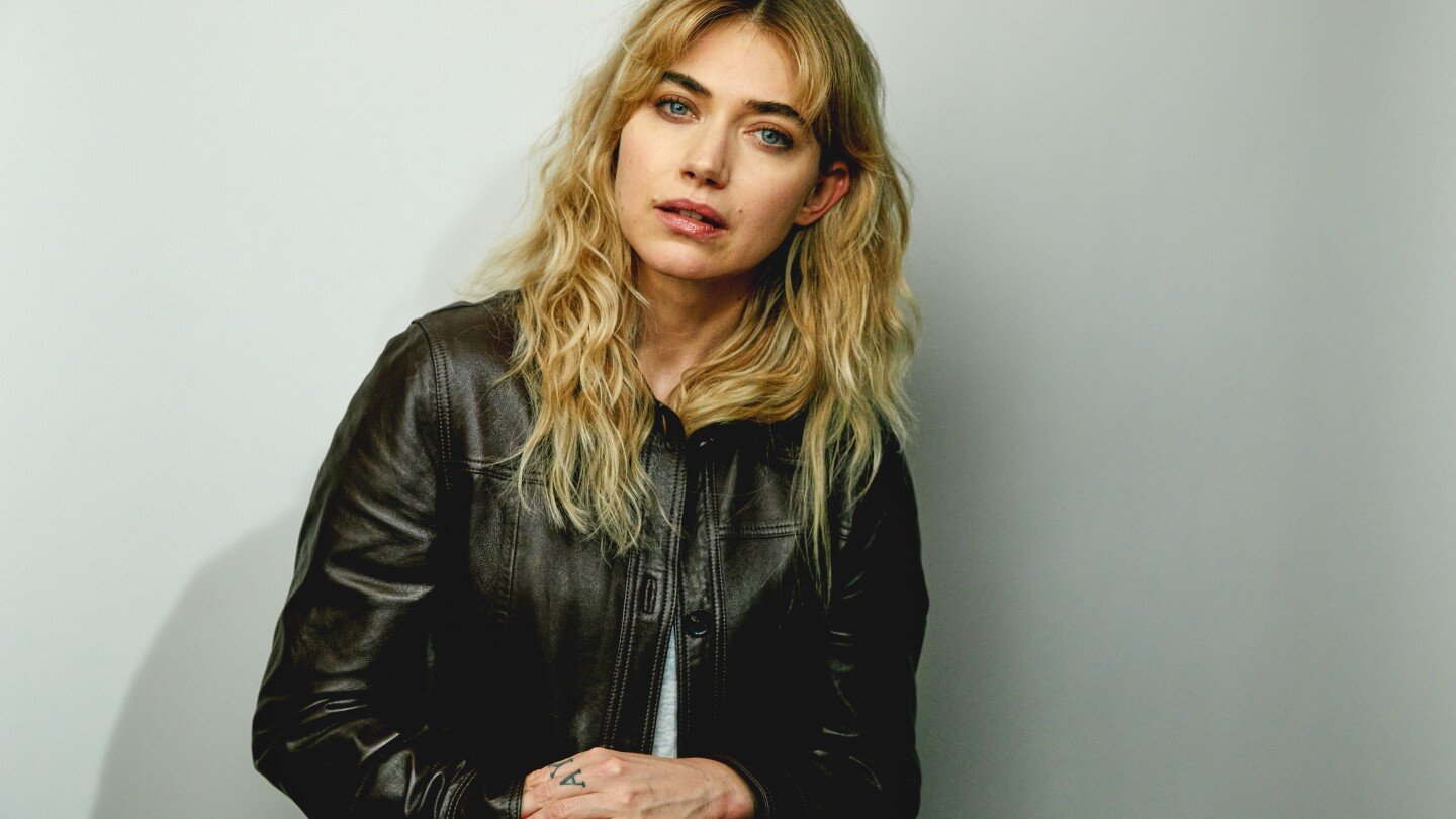 in-‘the-chronology-of-water,’-imogen-poots-found-a-great-role,-and-a-best-friend-in-kristen-stewart