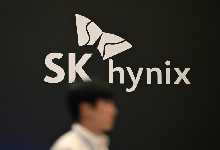south-korea-chip-giant-sk-hynix-mulls-us-stock-market-listing