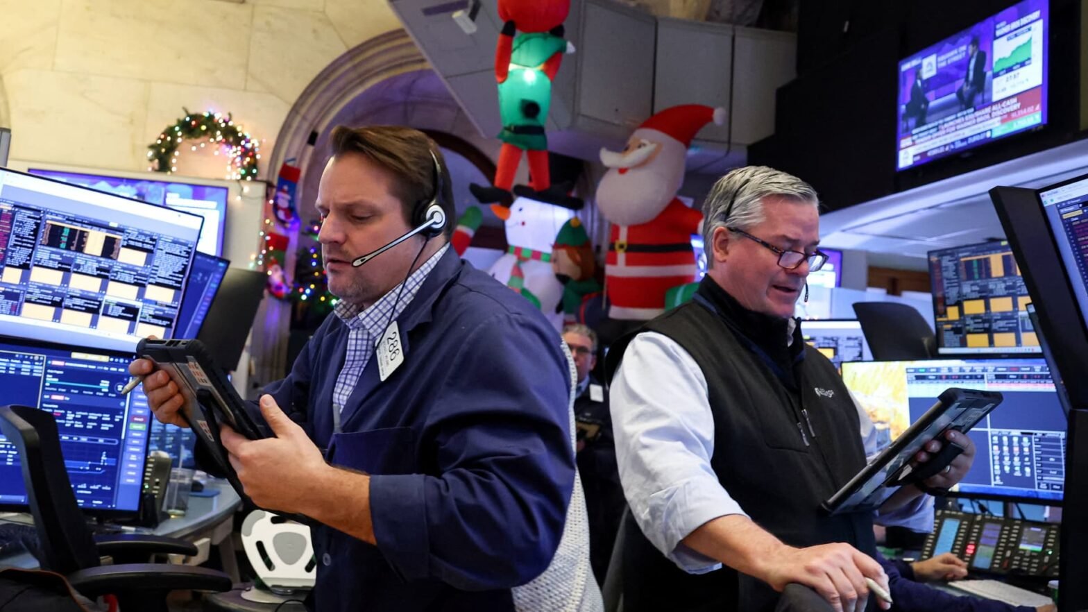 stock-futures-are-little-changed-as-investors-await-fed-decision:-live-updates