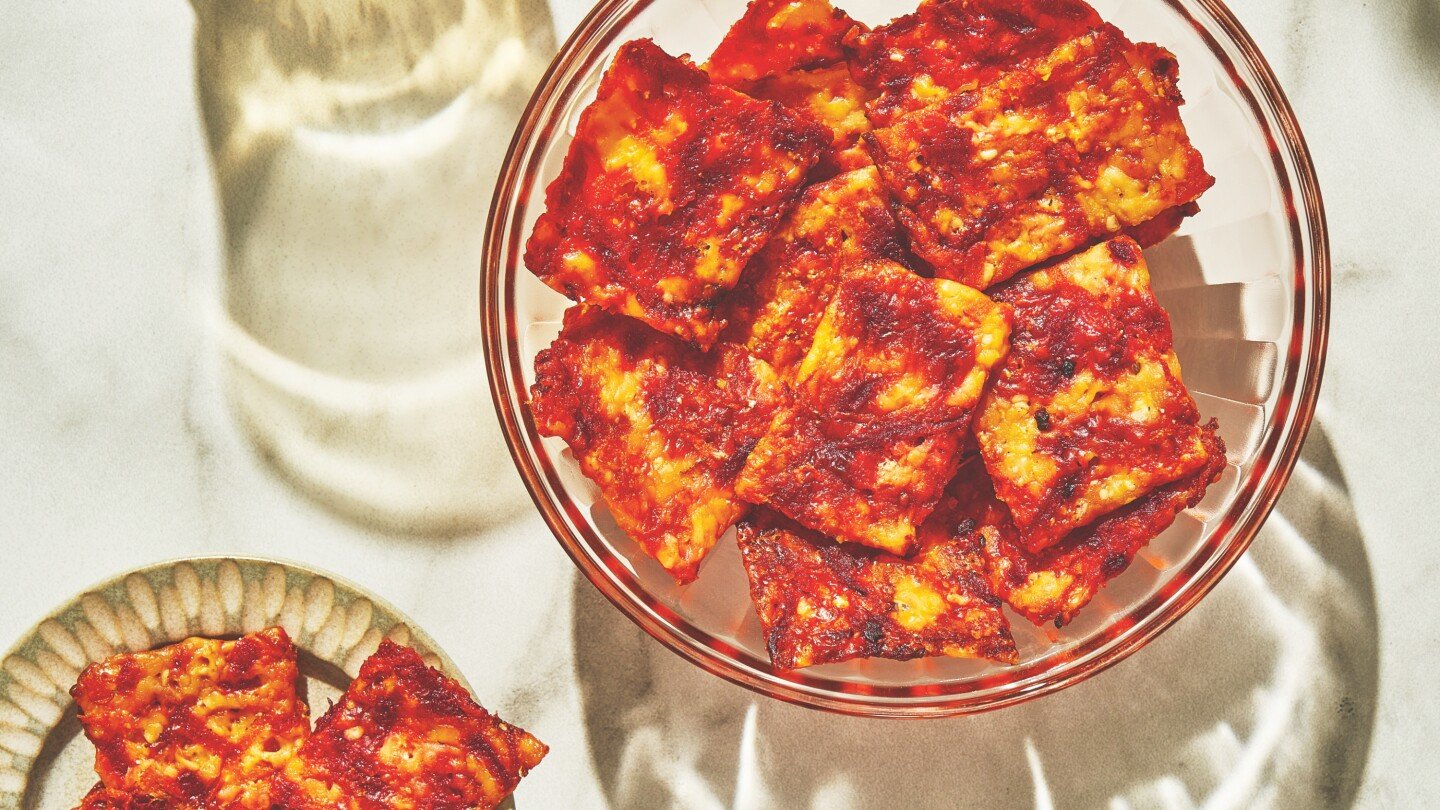 this-tuscan-flatbread-is-a-colorful,-gluten-free-alternative-to-classic-crostini
