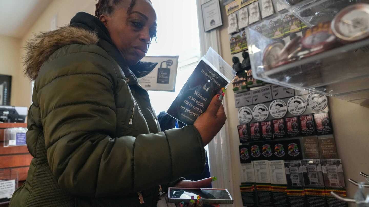 us-national-park-gift-shops-ordered-to-purge-merchandise-promoting-dei