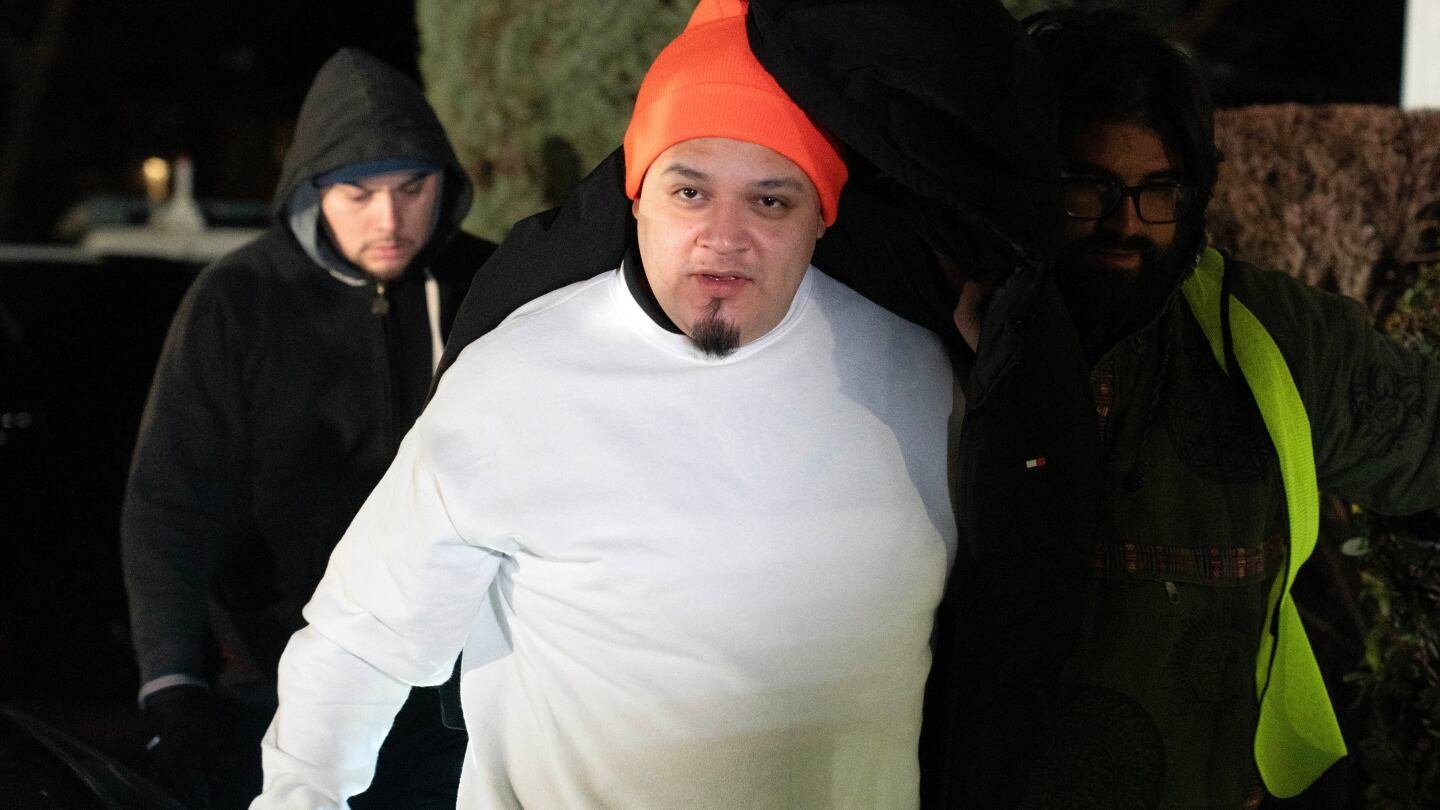 abrego-garcia-won-release-from-detention.-he-must-check-in-with-immigration-officials-14-hours-later