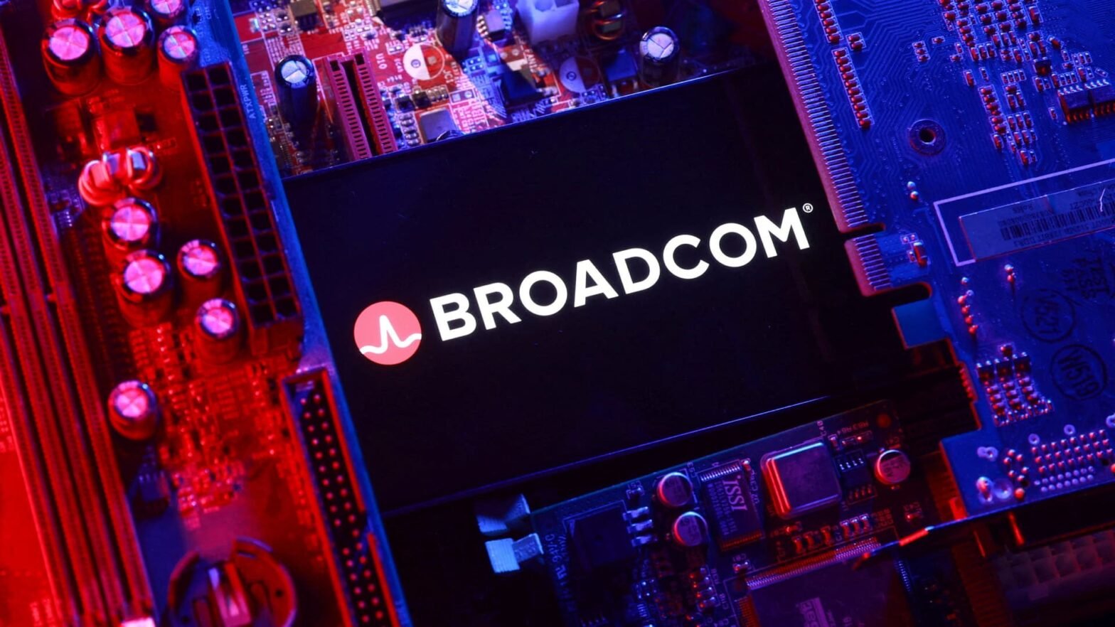 broadcom-earnings,-lululemon-ceo-steps-down,-‘fibermaxxing’-and-more-in-morning-squawk