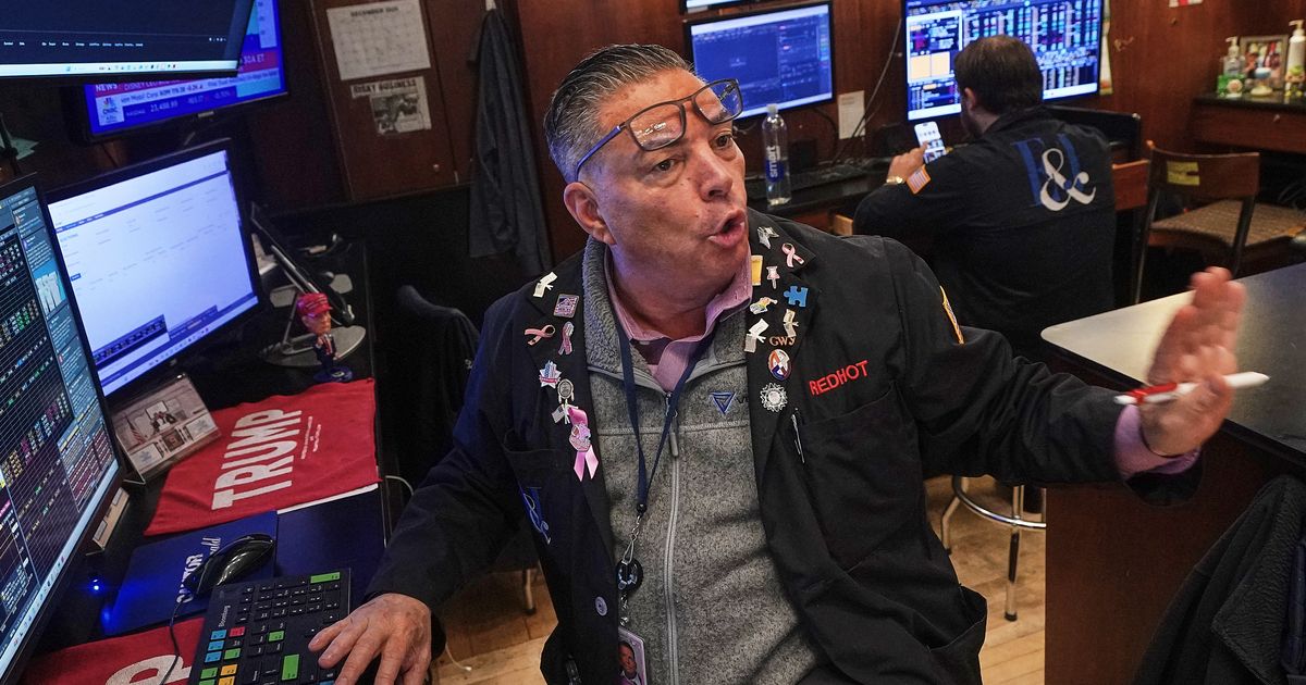 tumbling-tech-stocks-drag-wall-street-from-its-all-time-highs