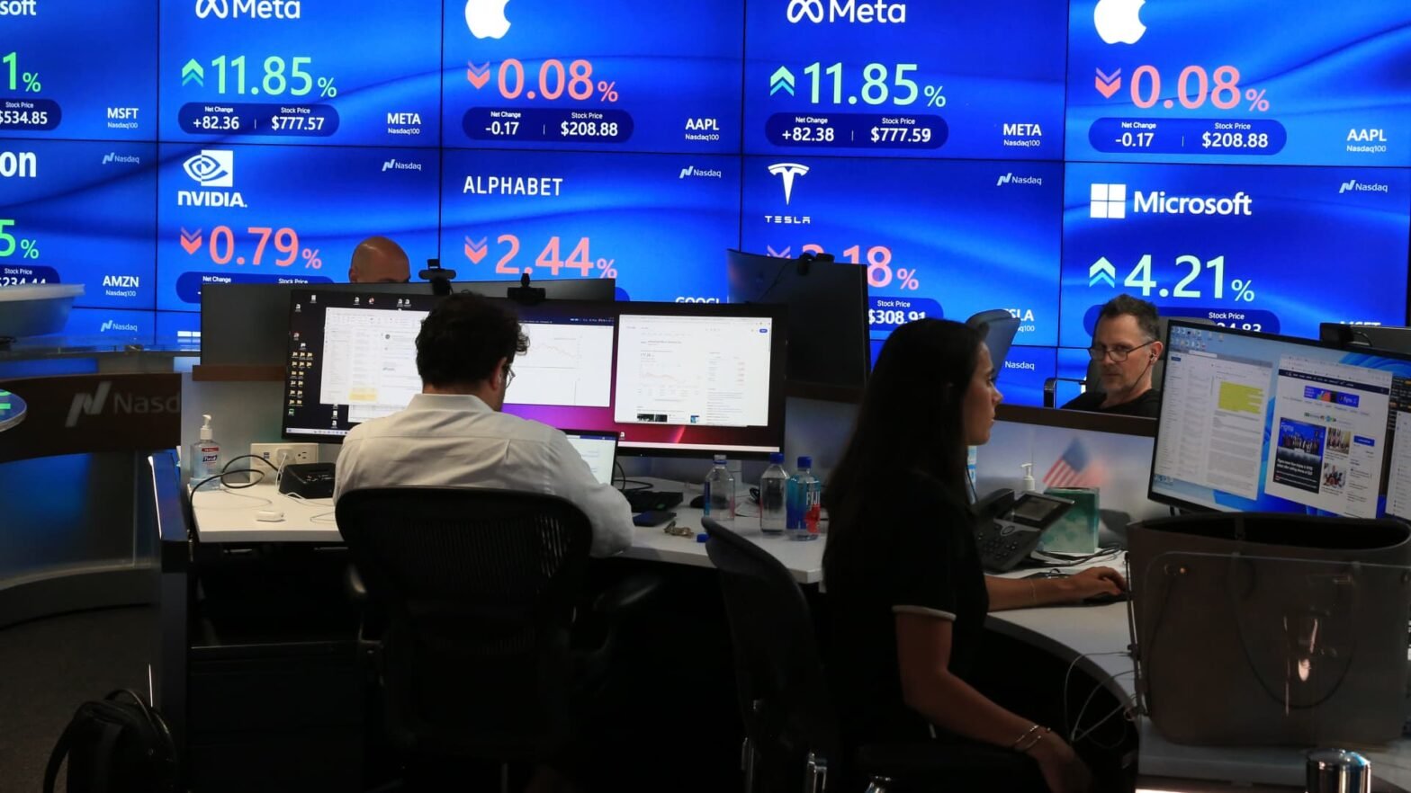 investors-all-in-on-‘magnificent-7’-led-market-have-weighty-decision-to-make-in-2026