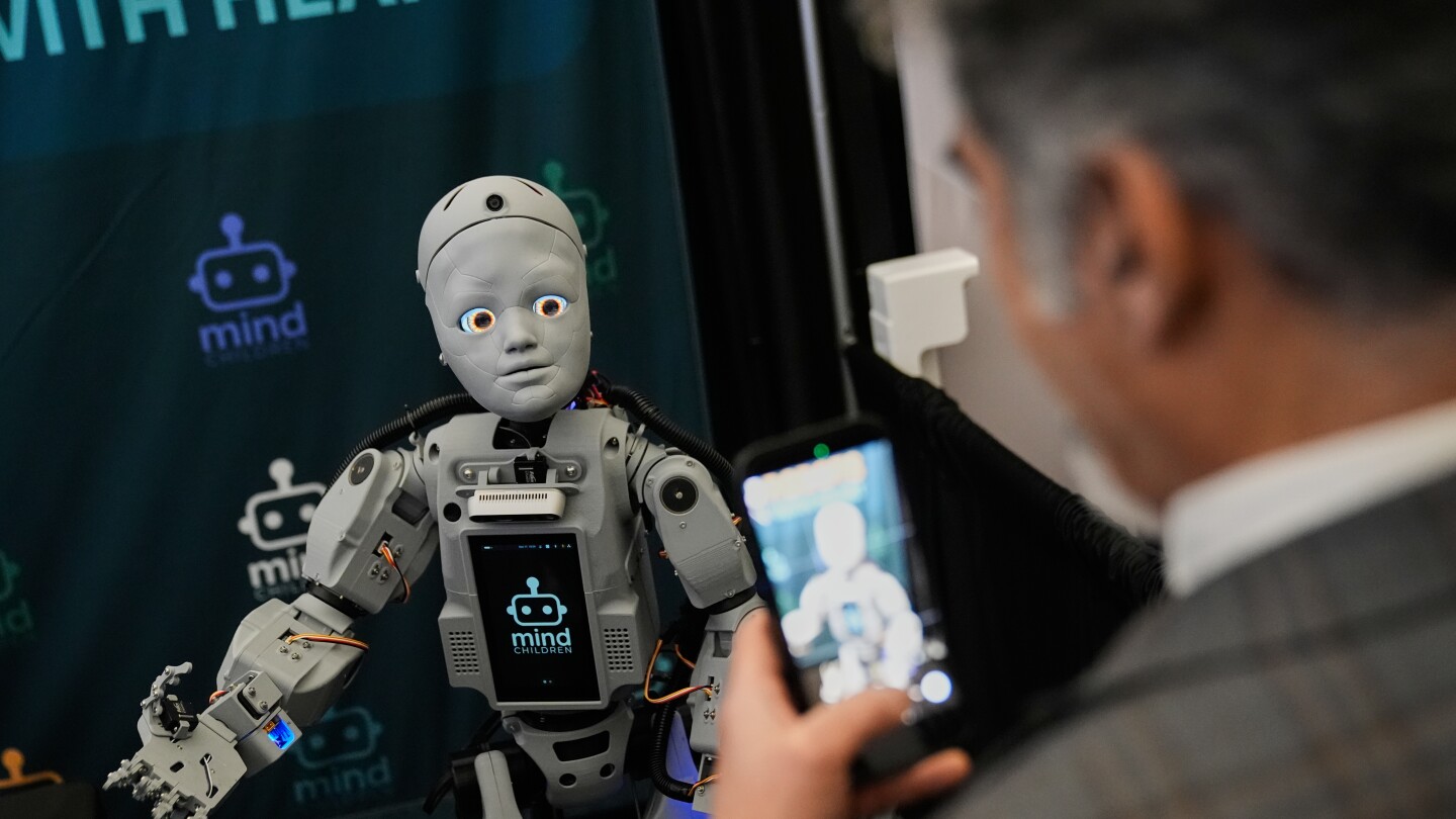 humanoid-robots-take-center-stage-at-silicon-valley-summit,-but-skepticism-remains