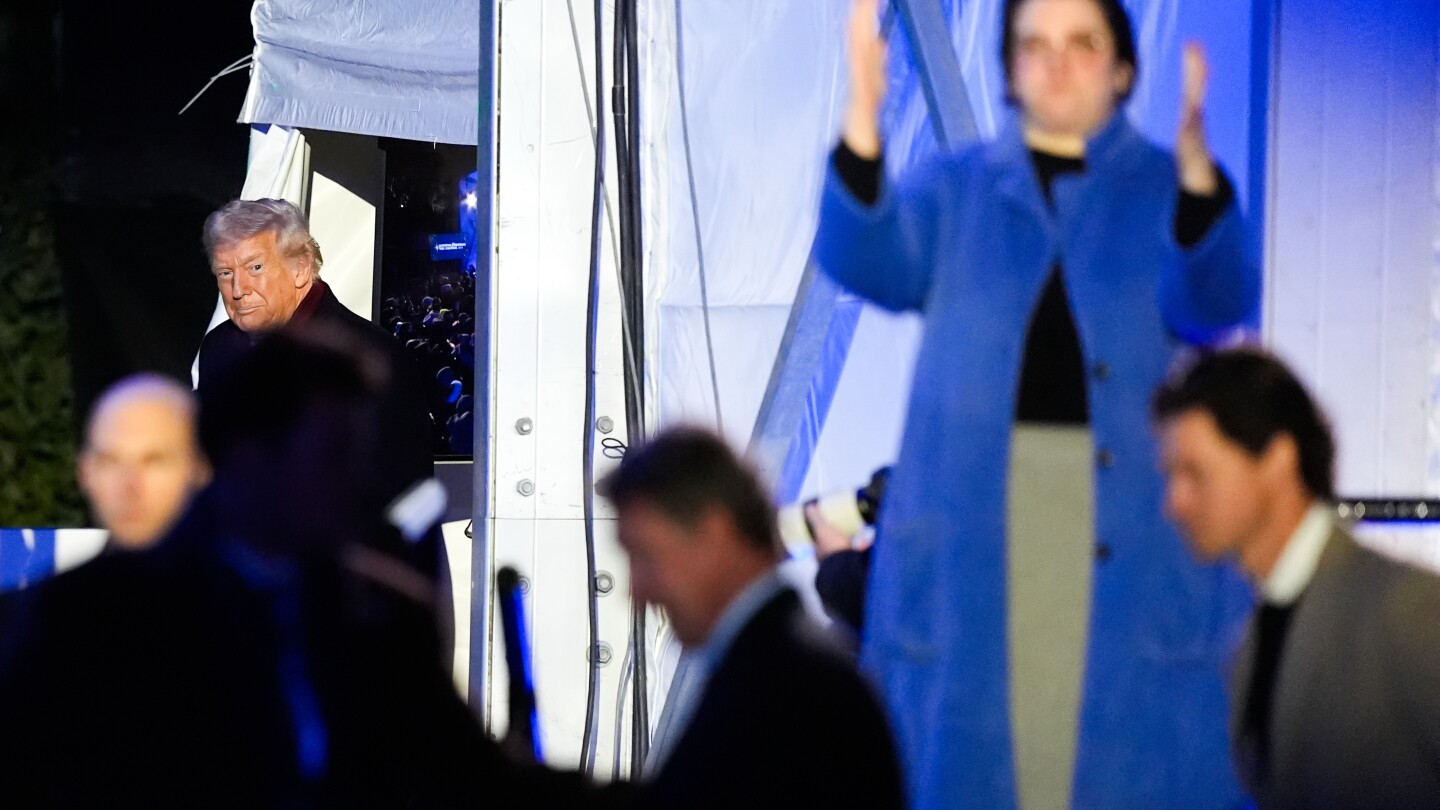 trump-administration-says-sign-language-services-‘intrude’-on-trump’s-ability-to-control-his-image