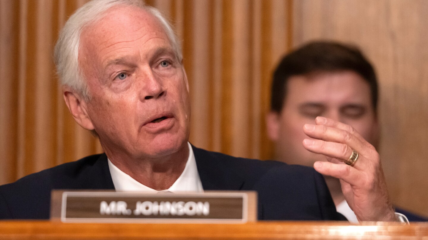 sen.-ron-johnson-asks-doj-to-investigate-wisconsin-judge-in-former-trump-attorney’s-case