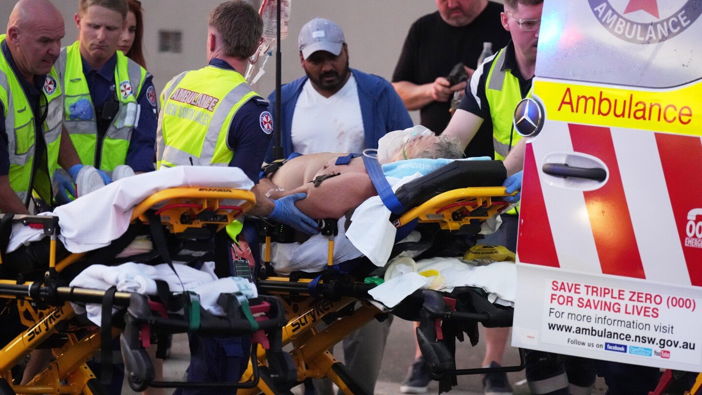 bystander-shown-in-videos-disarming-gunman-during-australian-beach-shooting-commended-for-bravery