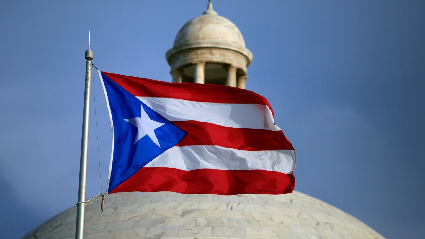 puerto-rico-governor-signs-bill-that-critics-say-will-restrict-access-to-public-information