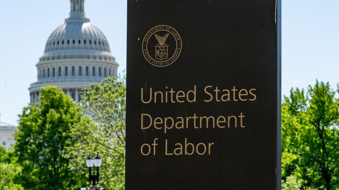 employers-likely-added-40,000-jobs-in-november-as-government-releases-report-delayed-by-shutdown