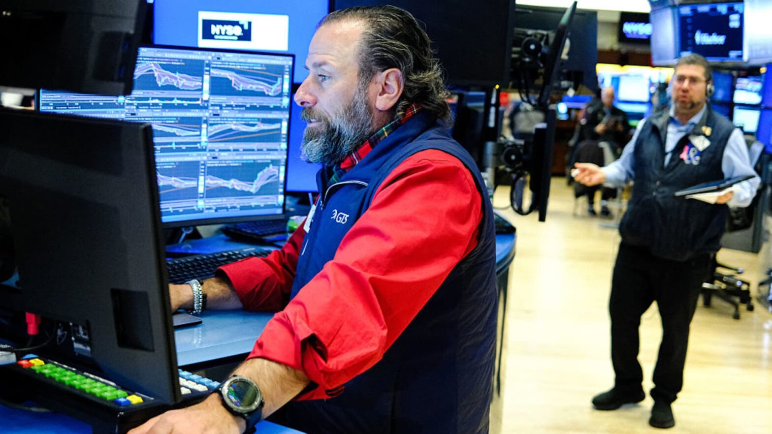 stock-futures-are-little-changed-as-traders-absorb-shaky-us.-economic-data:-live-updates