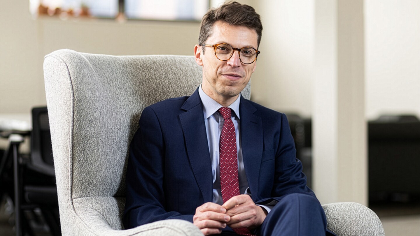 authorities-say-they-have-no-suspect-in-custody-in-the-death-of-an-mit-professor-shot-at-home