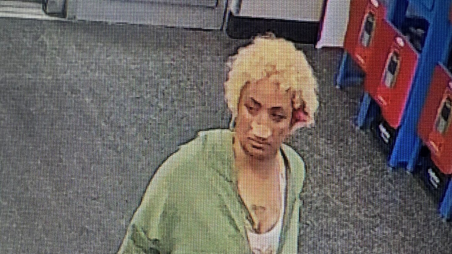 texas-woman-arrested-for-hiding-razor-blades-in-loaves-of-bread-at-mississippi-walmart-stores