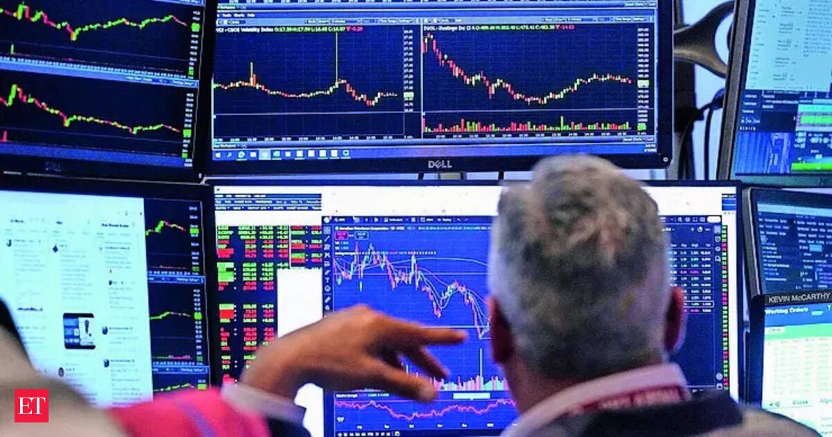 us-stock-market-today:-dow-jones-rises-while-s&p-500,-nasdaq-fall-again-–-oracle-stock-sinks-on-debt-concerns