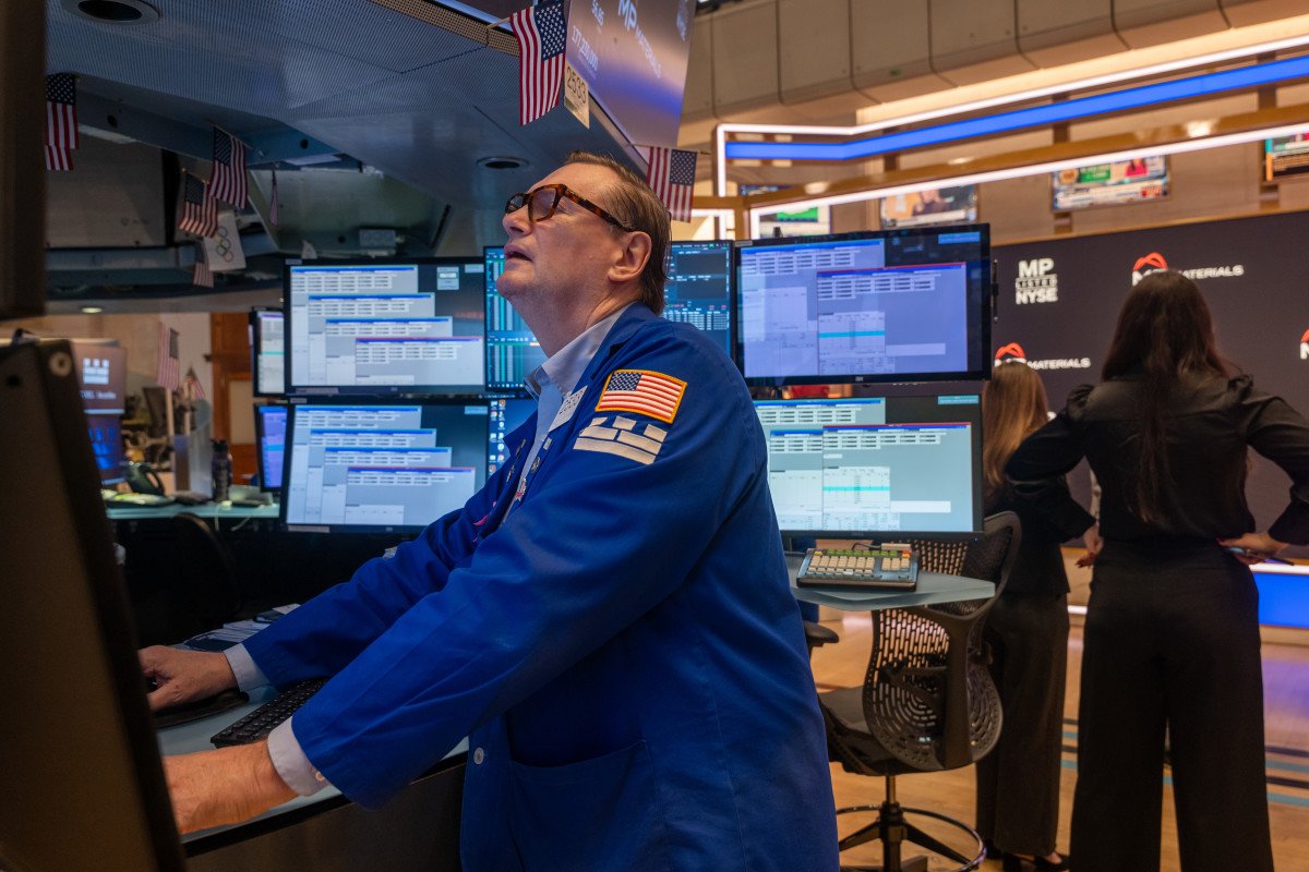 stock-market-today:-s&p-500-looks-to-snap-three-day-skid-as-financials-and-energy-stocks-recover
