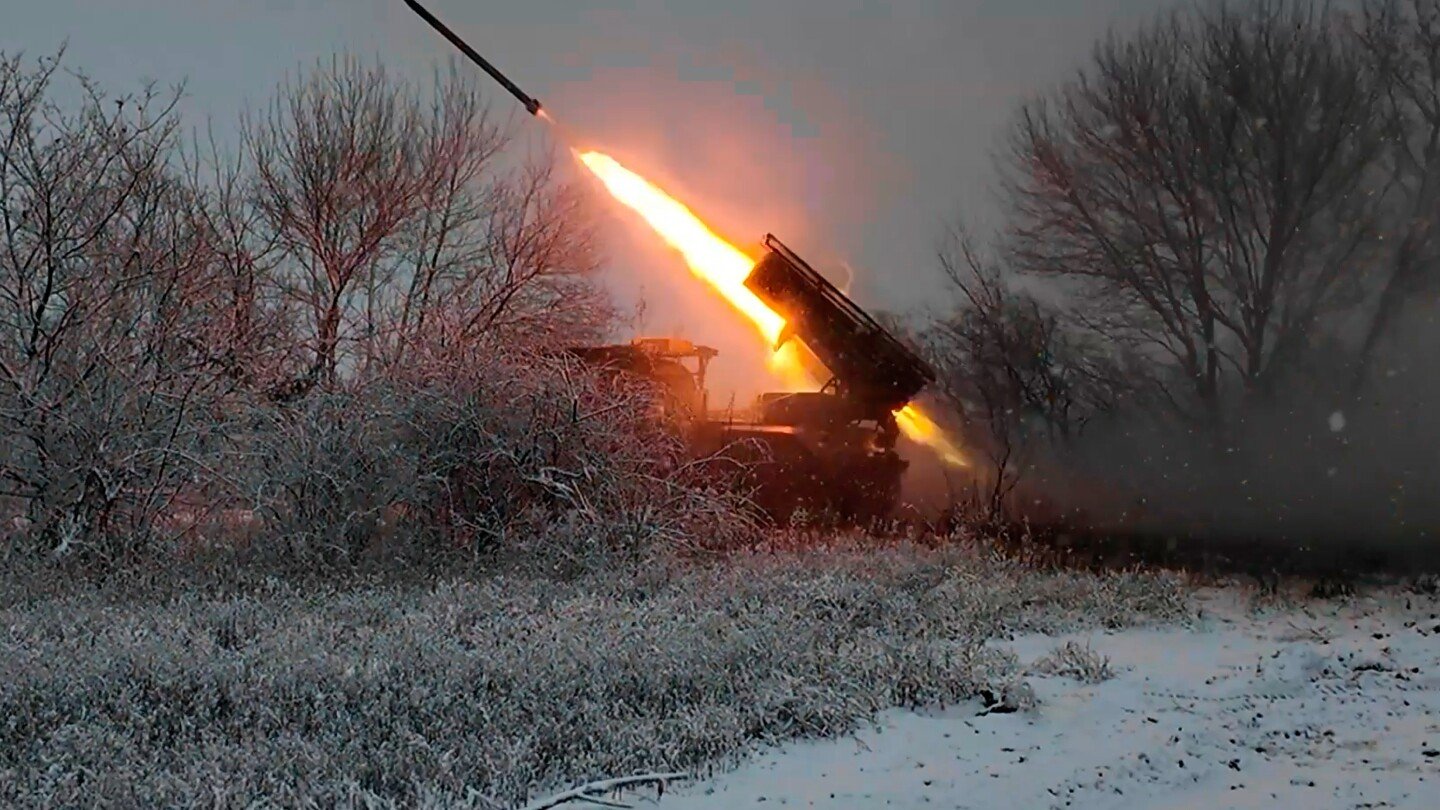 putin-warns-that-russia-will-seek-to-extend-its-gains-in-ukraine-if-peace-talks-fail