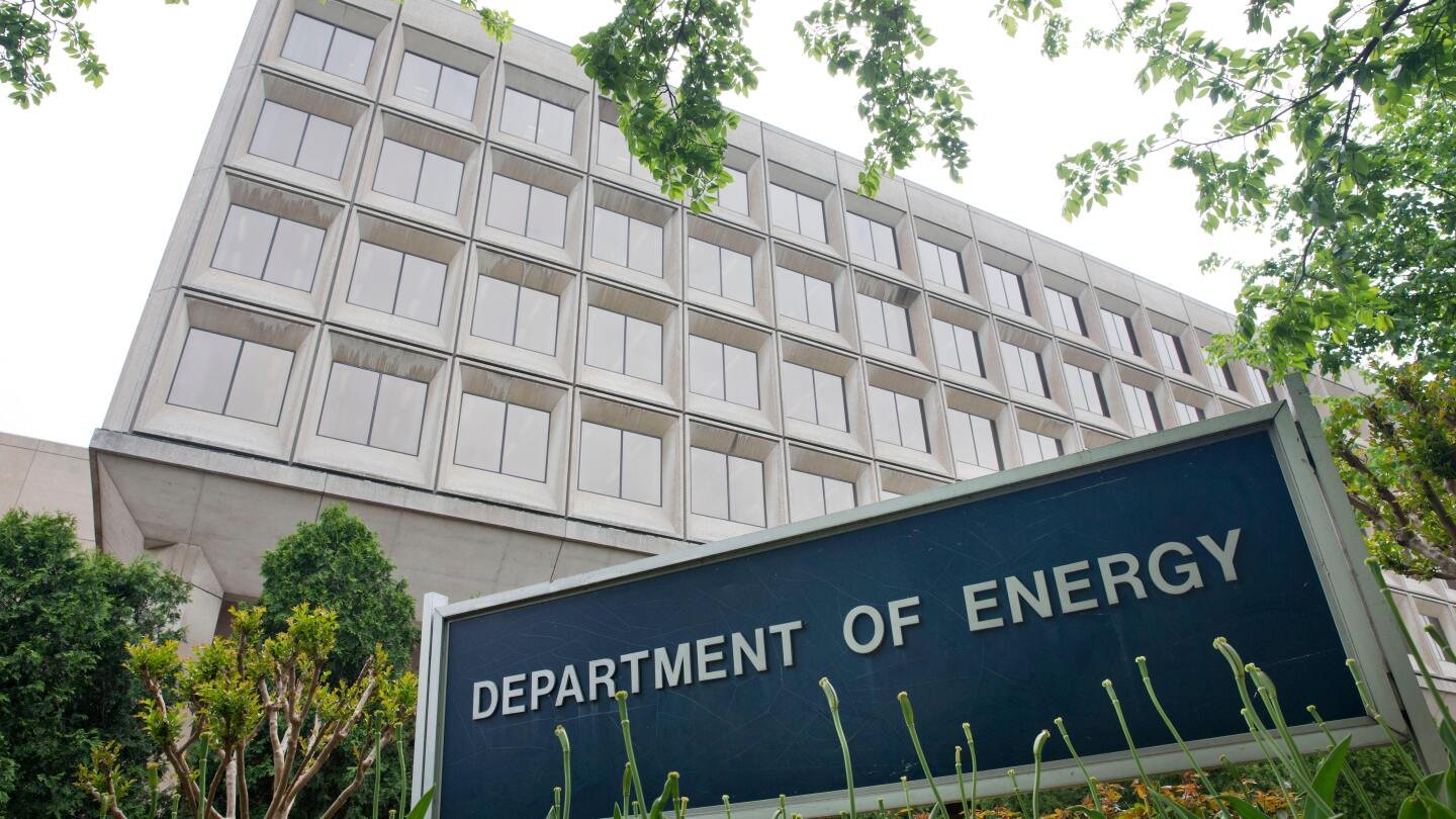 energy-department-watchdog-will-audit-trump’s-cuts-of-nearly-$8b-in-clean-energy-grants