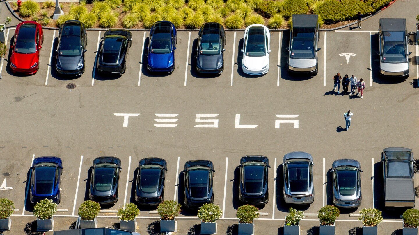 california-threatens-tesla-with-30-day-suspension-of-sales-license-for-deceptive-self-driving-claims
