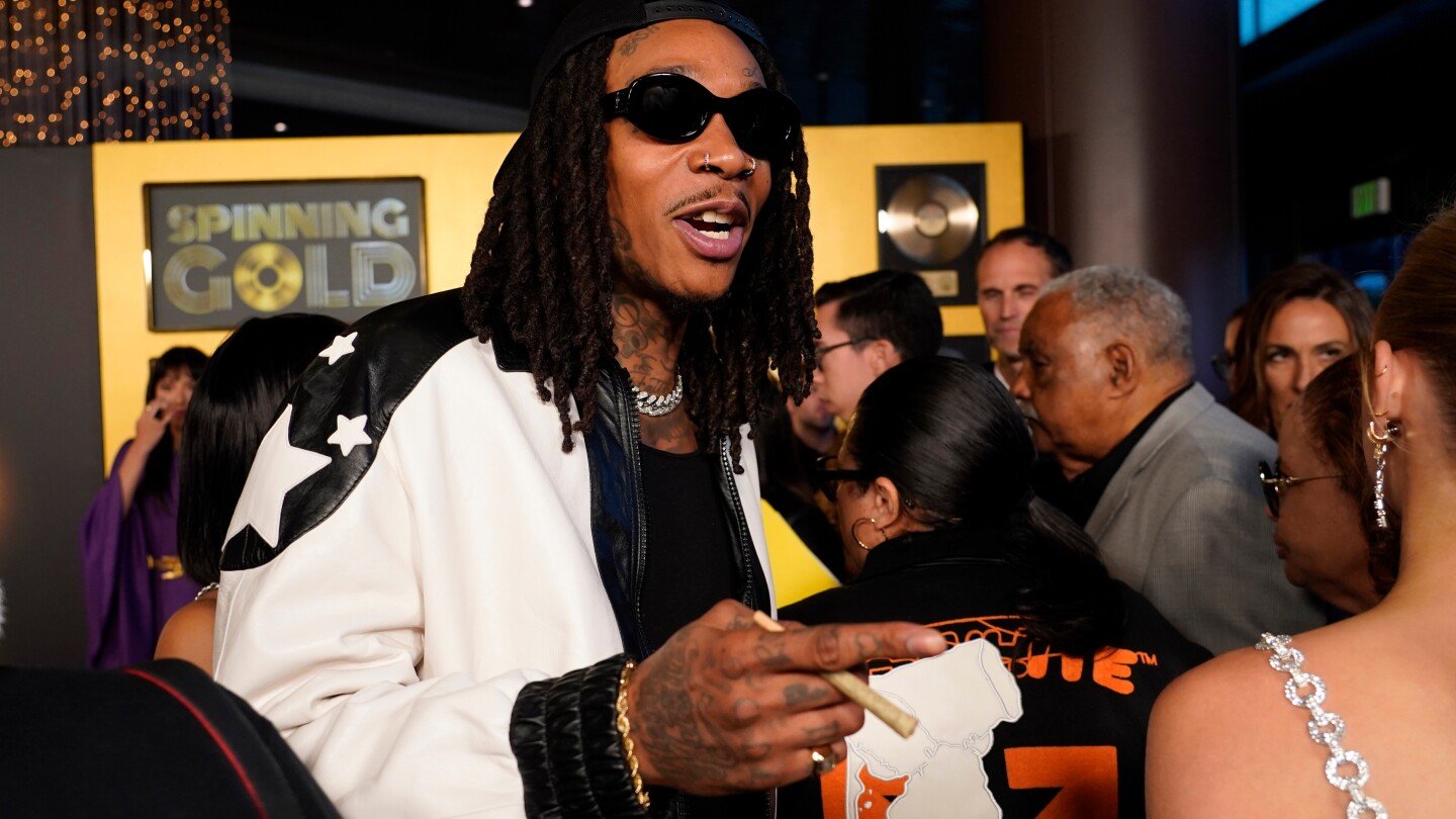 romanian-court-sentences-us-rapper-wiz-khalifa-to-9-months-for-drug-possession