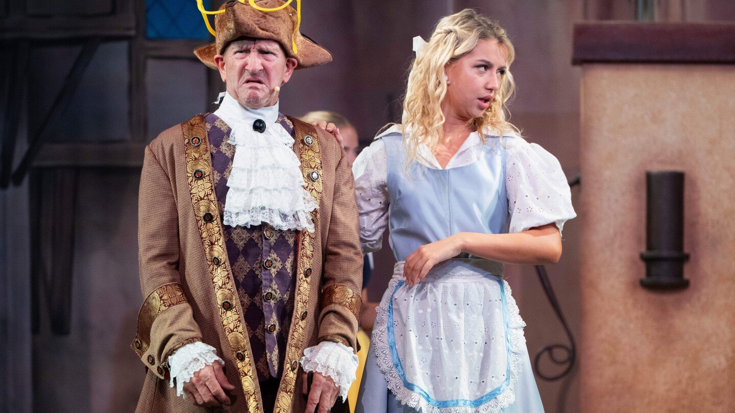 stage-jitters-replace-fear-of-falling-in-‘eddie-the-eagle’s’-latest-act