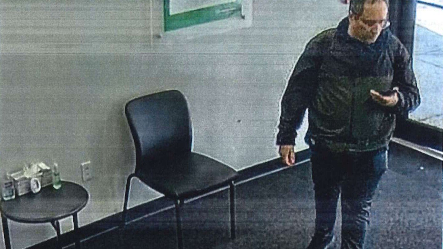 man-suspected-in-brown-university-shooting-and-mit-professor’s-killing-is-found-dead,-officials-say