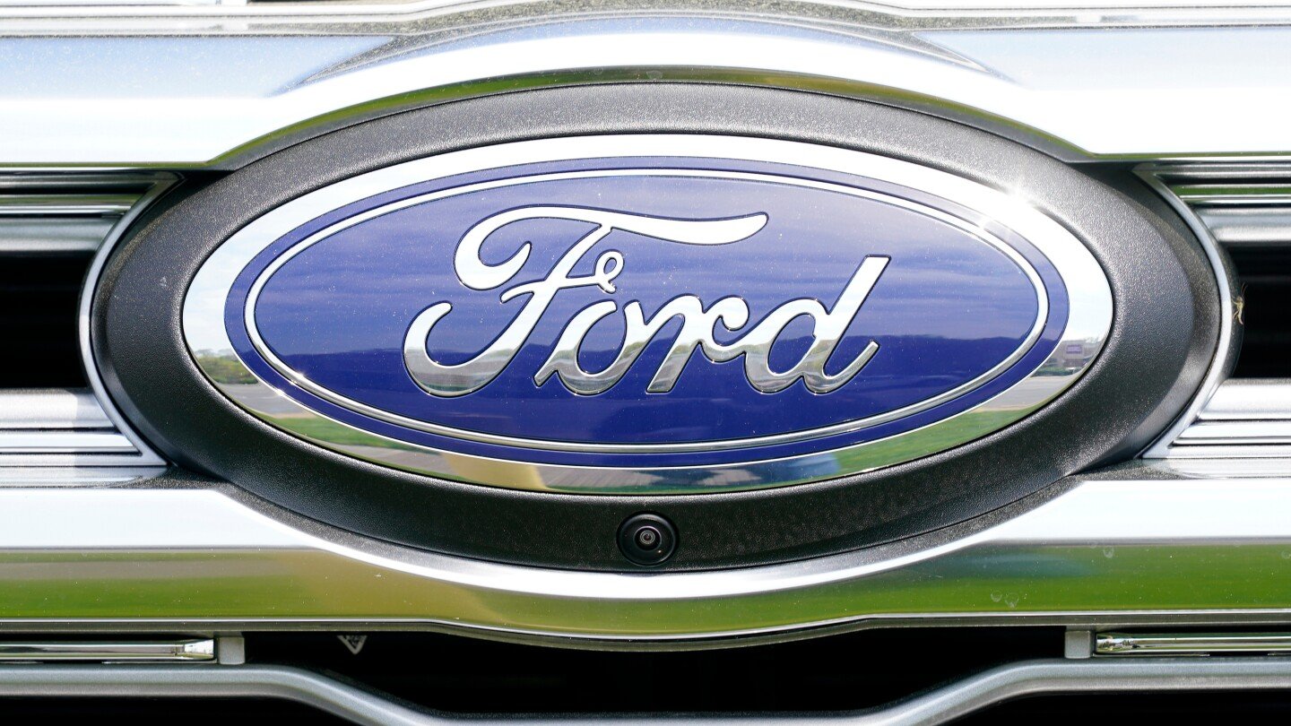 ford-recalls-more-than-270,000-electric-and-hybrid-vehicles-due-to-roll-away-risk