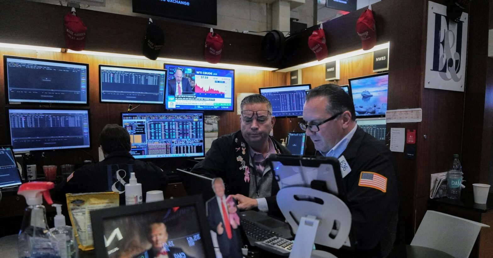 stocks-rise-with-tech-boost,-yen-weakens-after-japan-rate-hike