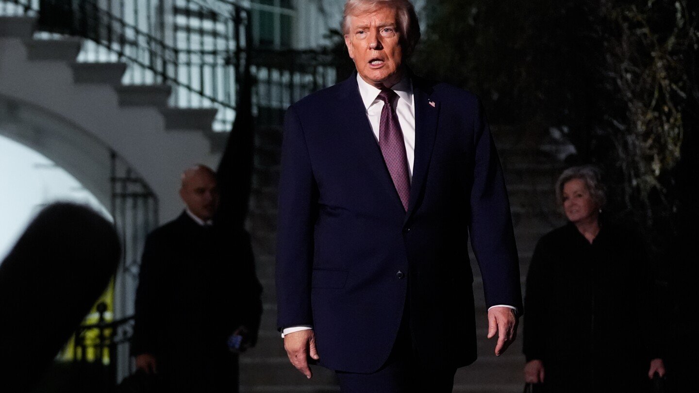 us-forces-stop-a-second-merchant-vessel-off-the-coast-of-venezuela,-american-officials-say