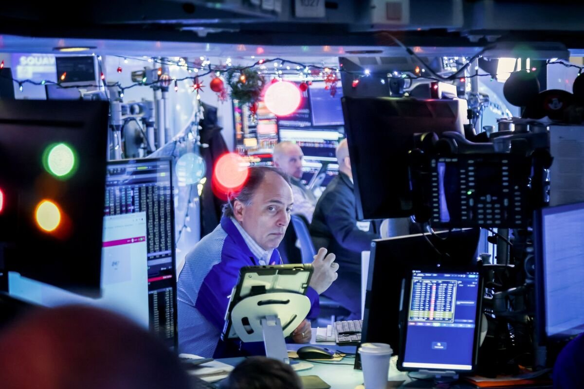 the-stock-market’s-wild-2025-roller-coaster-ride-in-six-charts