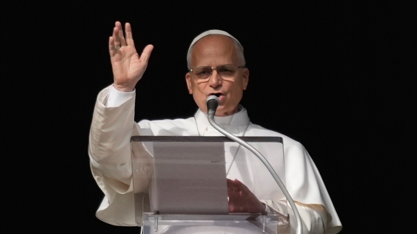 pope-offers-gentle-critique-of-vatican-culture-in-christmas-greeting-reminiscent-of-past