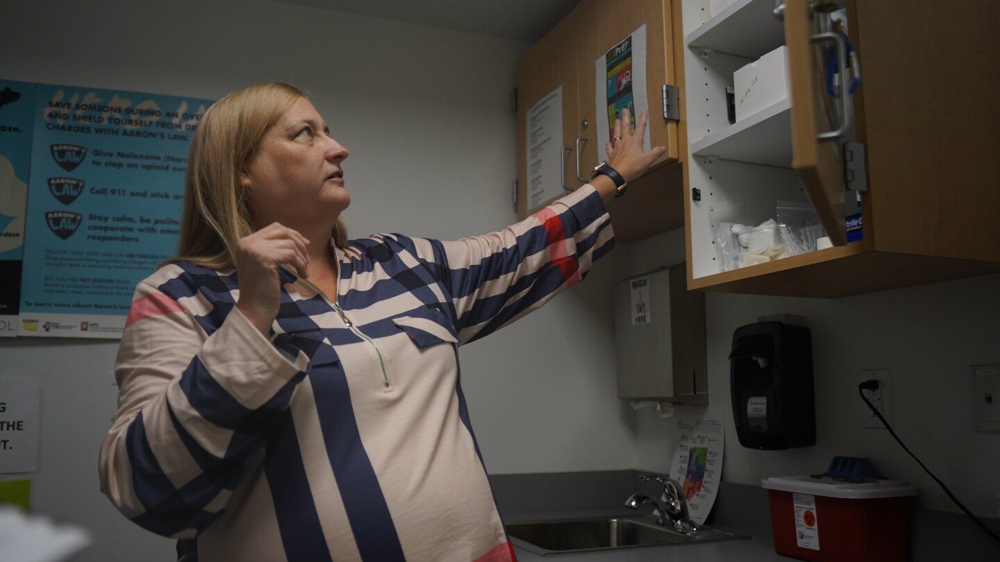 addiction-stricken-community-struggles-to-keep-a-syringe-program-going-after-trump’s-order