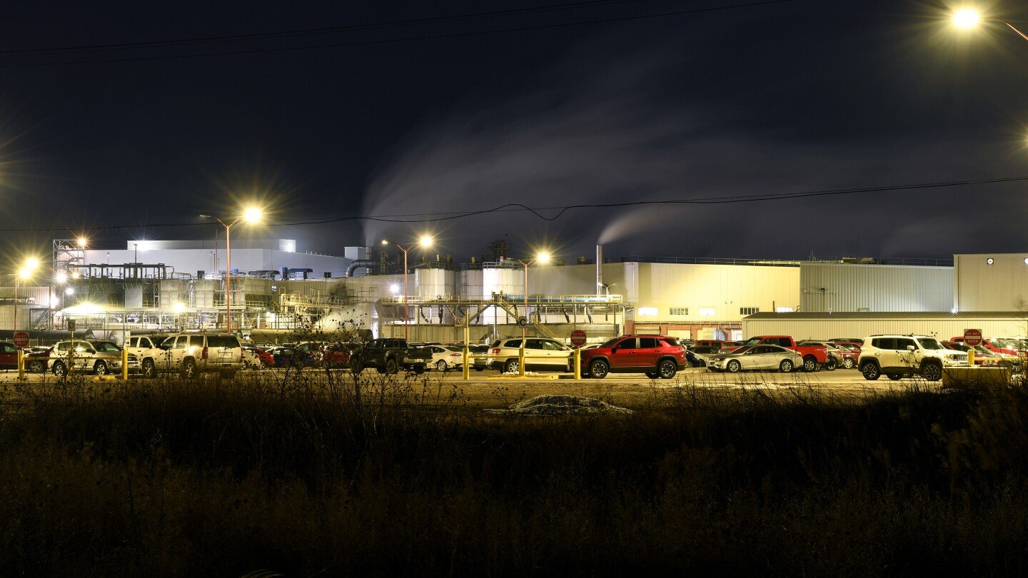 a-small-town’s-american-dream-is-at-risk.-what-happens-when-its-biggest-employer-shuts-down?