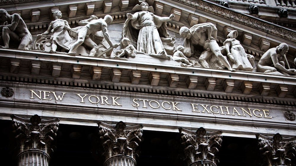 stock-market-gains-raise-santa-claus-rally-hopes-but-there-are-risks;-schwab-breaks-out